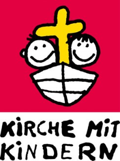 Logo - Kirche mit Kindern - Zeichnung mit zwei Kindern in einem Boot. Der Mast ist ein Kreuz.